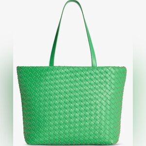 Elegant Green Woven Tote Bag